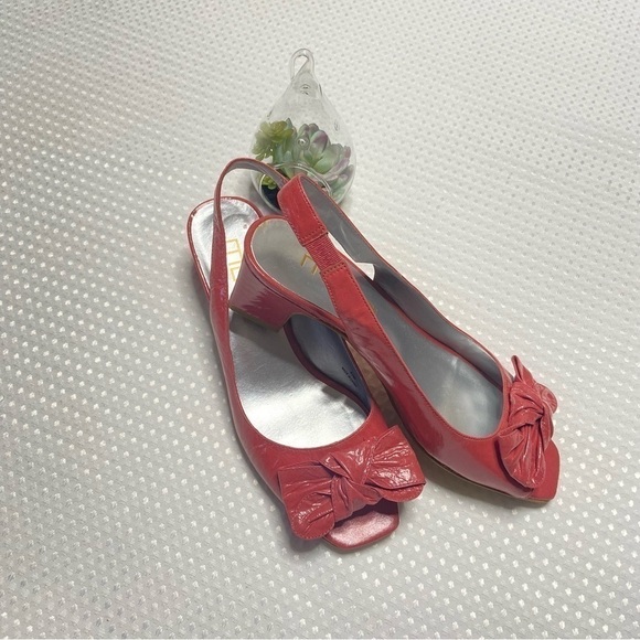 MODA SPANA NWOT Slingback Peep Toe Heels with Bows 6.5M - Picture 1 of 9